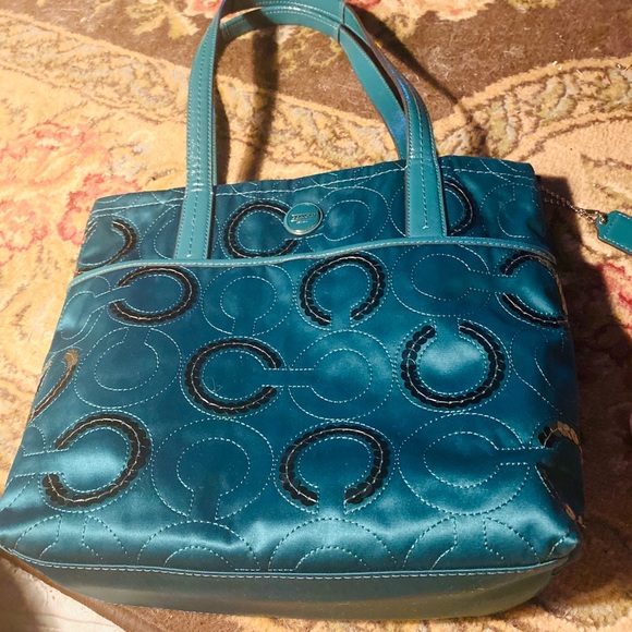Purses - Picture 2 of 6